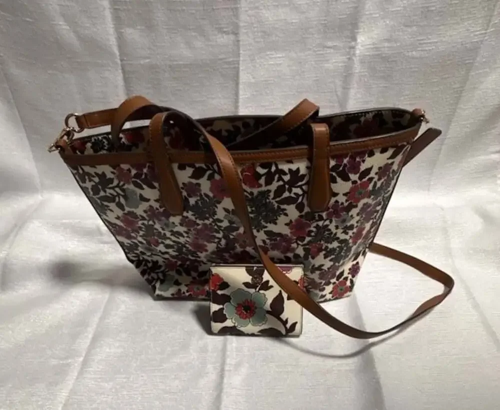 Tory Burch small inside ready